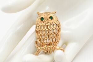 Vintage NAPIER Gold Tone Owl Brooch Green Rhinestone Eyes 1.5"